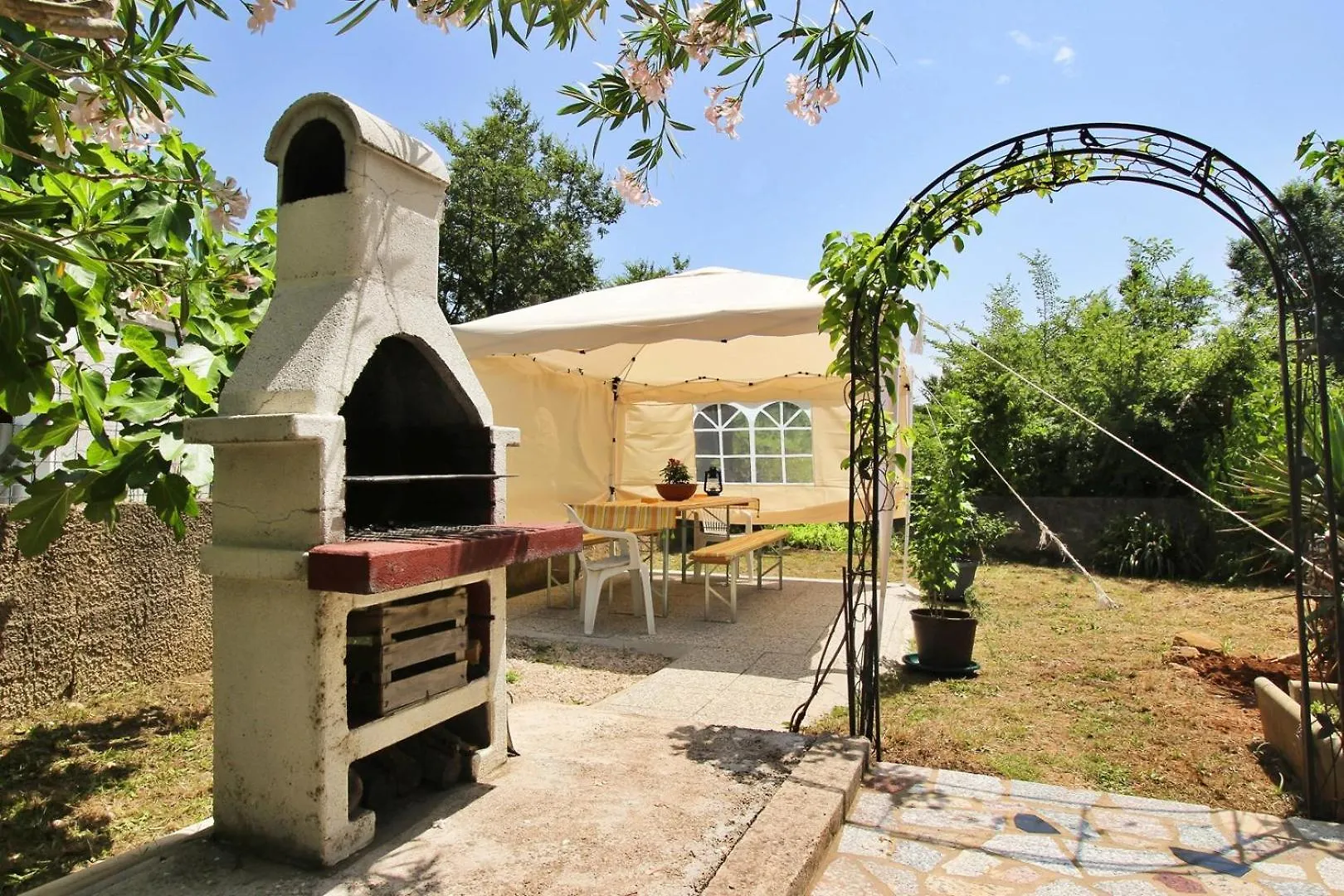 Apartments Nikolic Šilo 克罗地亚