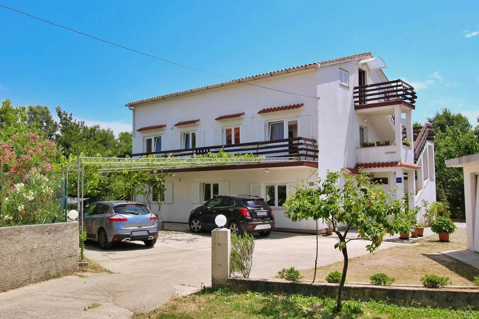 Apartments Nikolic Šilo