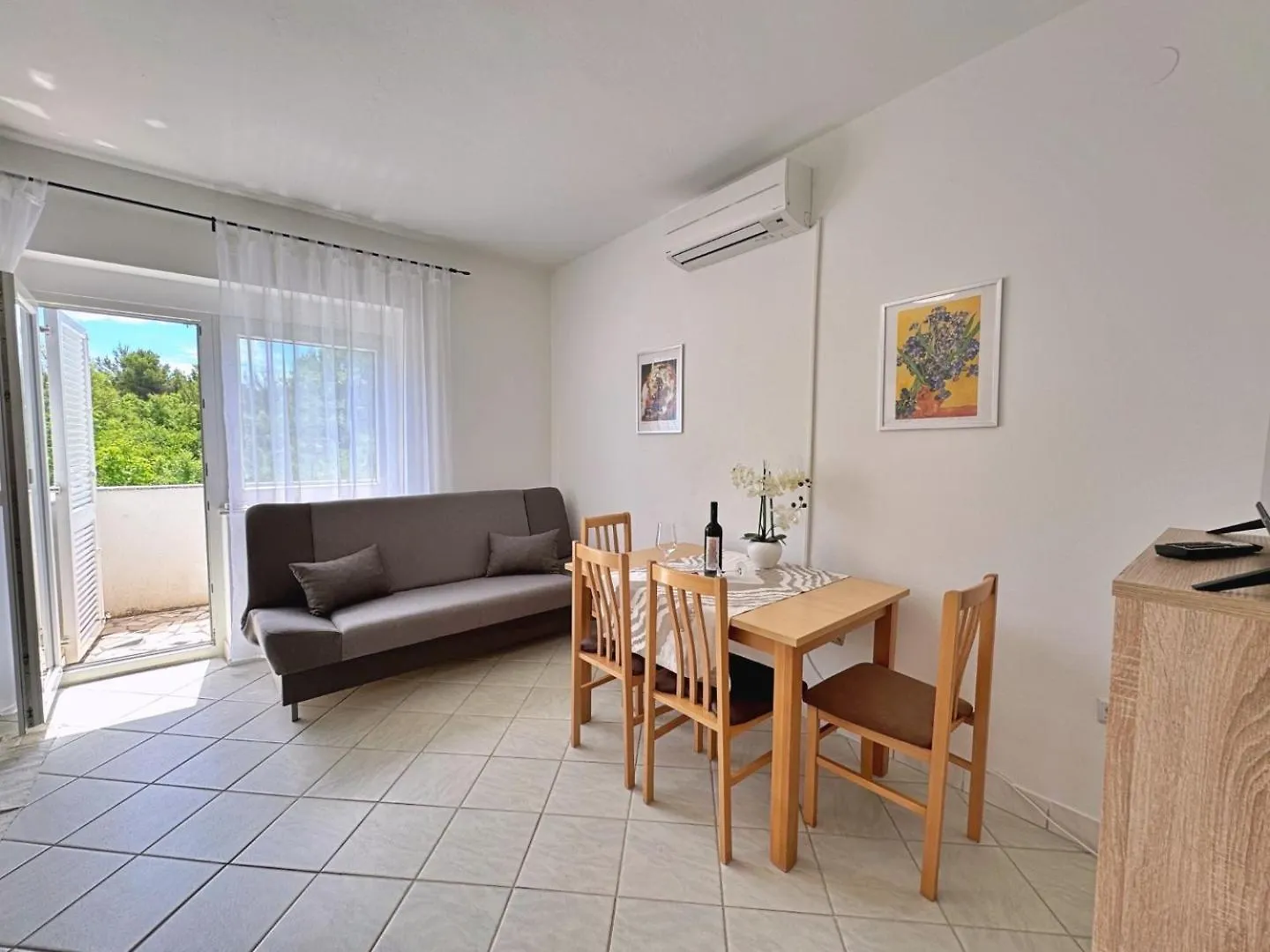 Apartments Nikolic Silo  3*, Silo (Krk) Croatia