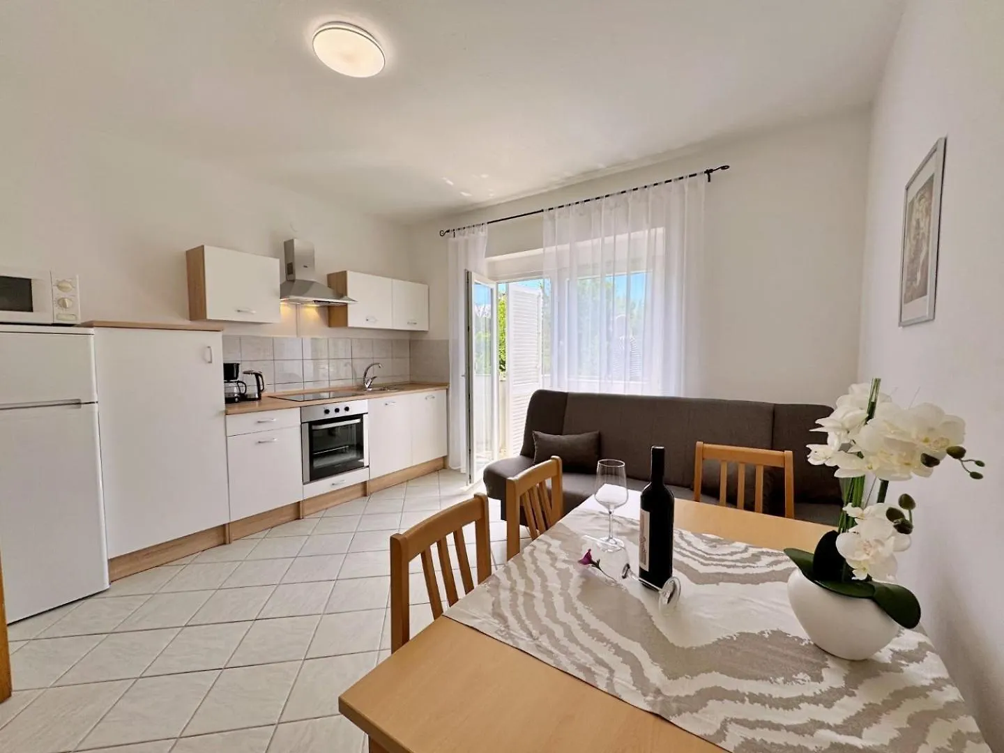 Apartments Nikolic Silo  3*, Silo (Krk) Croatia