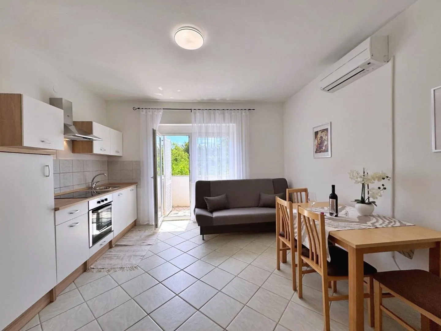 *** Guest house Apartments Nikolic Silo  Croatia