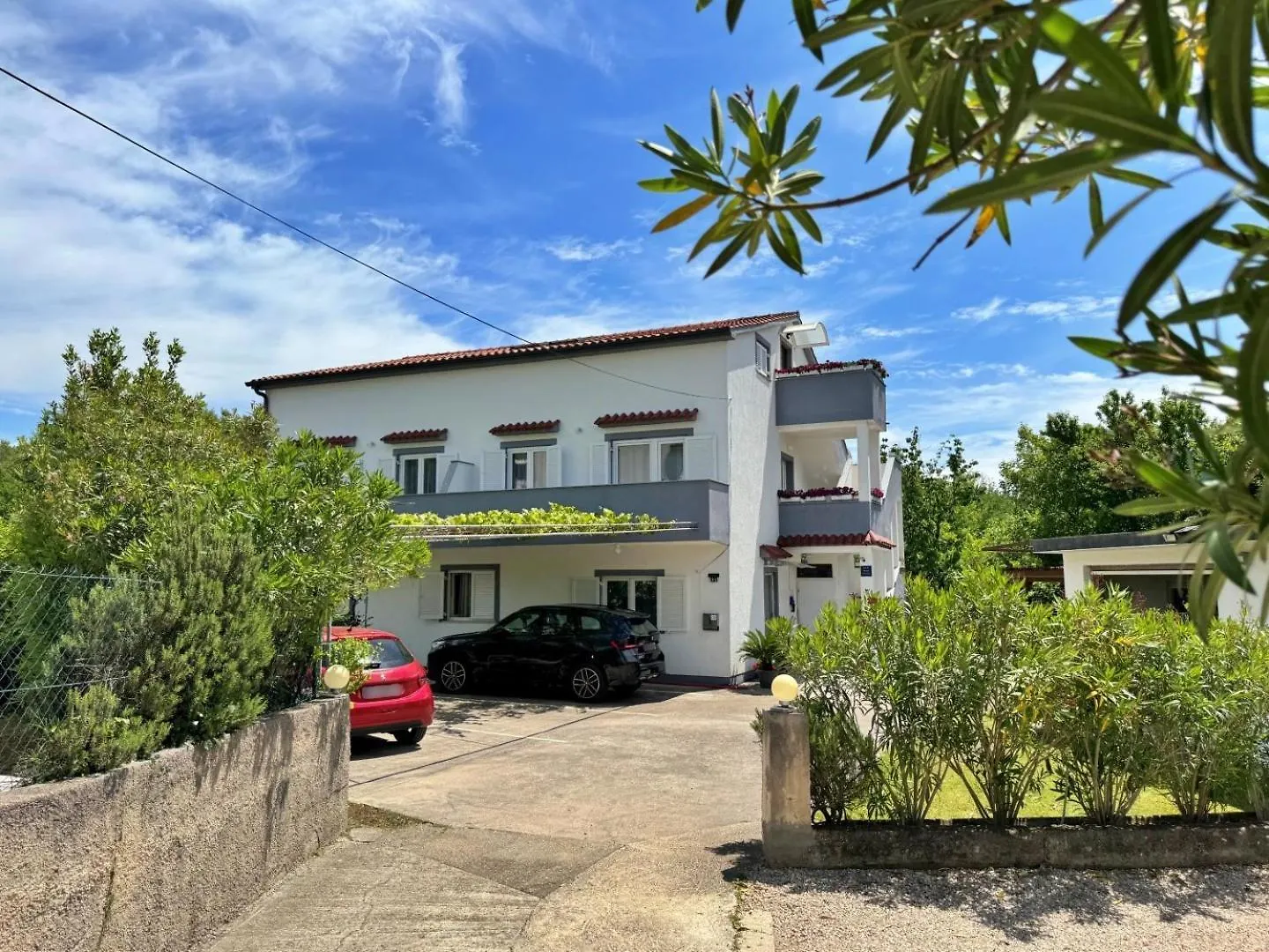 Guest house Apartments Nikolic Silo