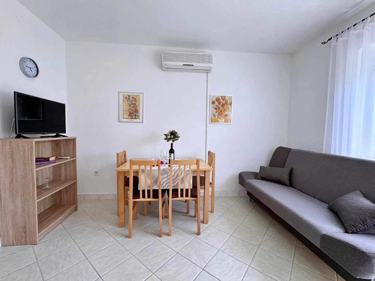 Apartments Nikolic Šilo 3*,  Croácia