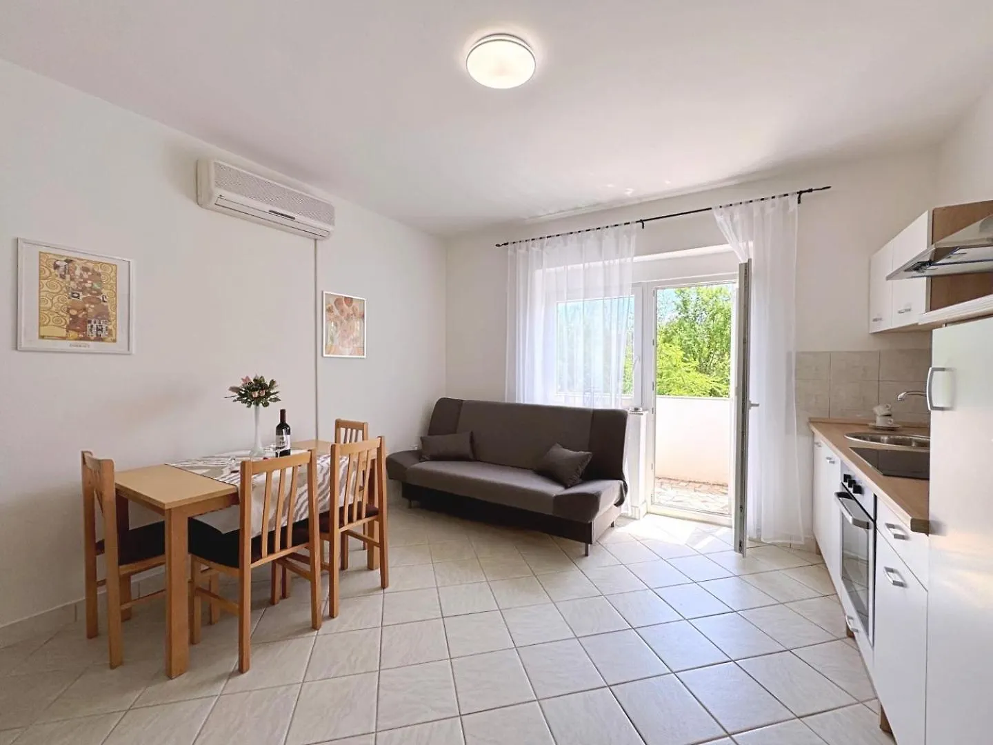 Apartments Nikolic Šilo